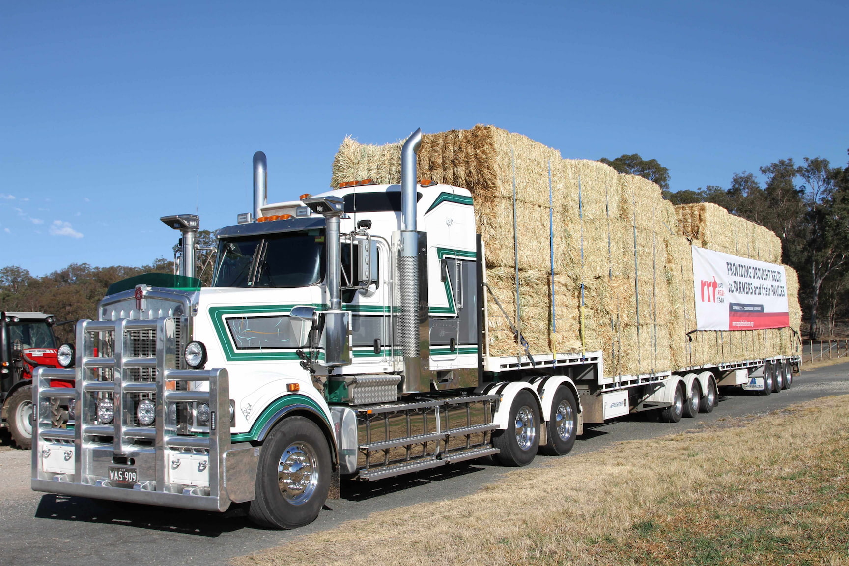 Operation Drought Relief Charity Organisation RRT donated approximately 2000 bales from WA for Drought Stricken Farmers