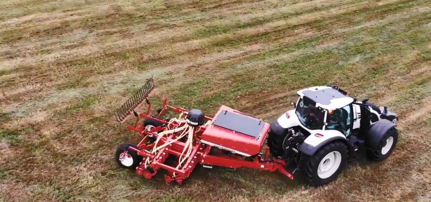 The Gigante’s trailed frame creates down pressure to 250kg per run, an easier pull and lower hp requirement for the tractor.